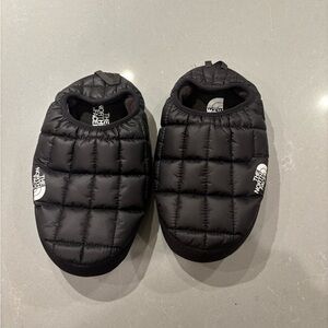 The North Face thermoball Black Quilted Shoes/slippers